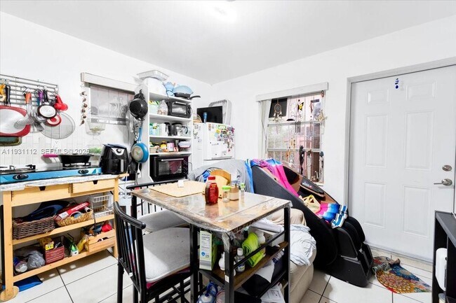 Photo - 317 W 36th St Unit 2