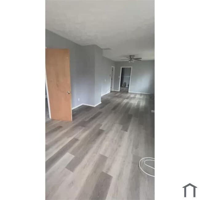 Building Photo - 3517 E 44th St