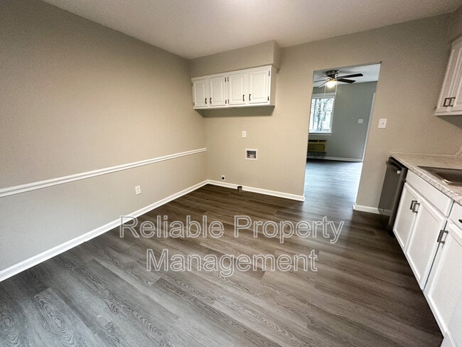 Photo - 430 S Smith St