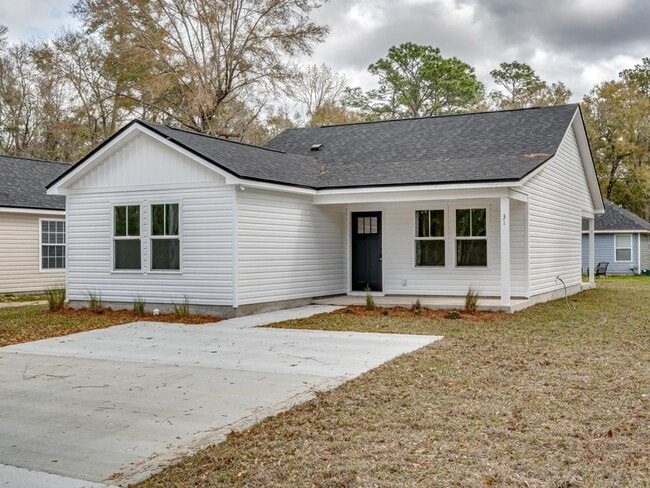 Photo - COMING SOON – 3 Bed, 2 Bath for $1650/Month!