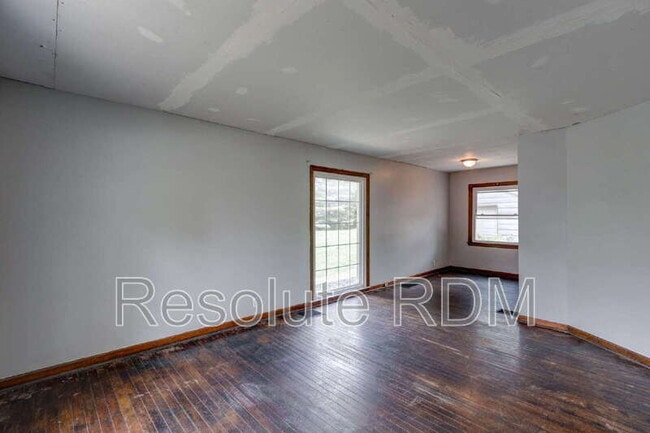 Photo - 201 S Emerson Ave