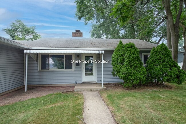 Photo - 7611 Northcote Ave