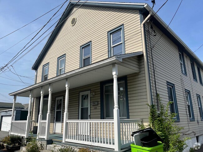 Building Photo - 114 Carpenter St Rental
