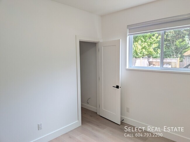 Photo - 419 5th Ave