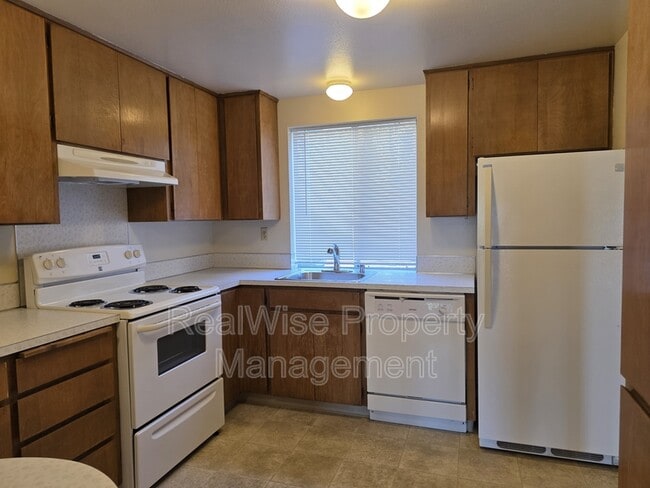 Photo - 2022 E 6th St Unit 3