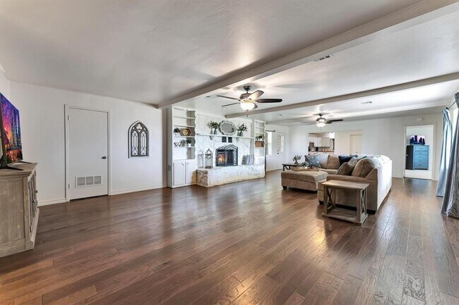 Photo - 20959 E County Road 160