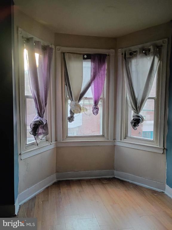 Building Photo - 3115 Custer St Rental