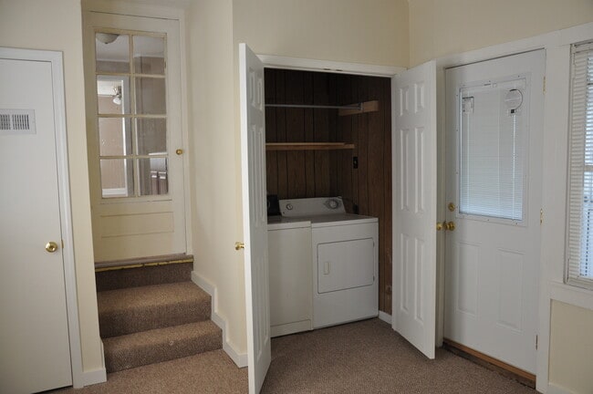 Photo - Now Pre-Leasing for Fall Semester 2025