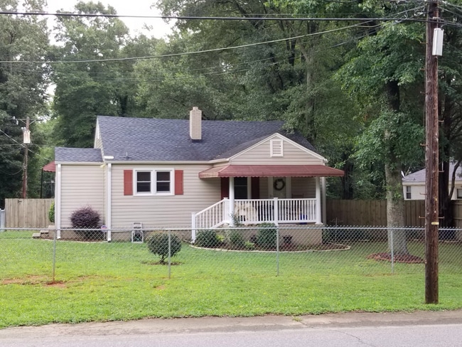 Photo - 695 Beaumont Ave