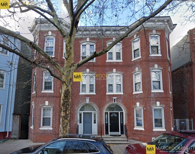 Building Photo - 326 Chelsea St Rental