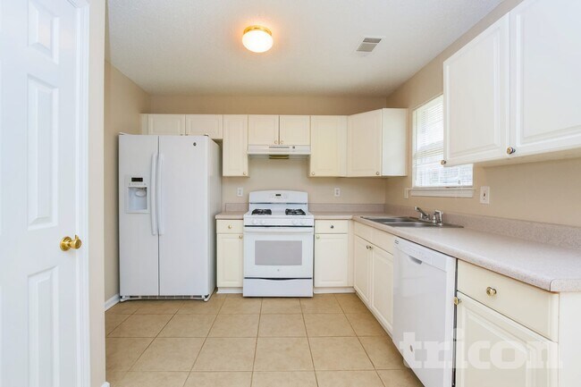 2832 Knoll View Pl
