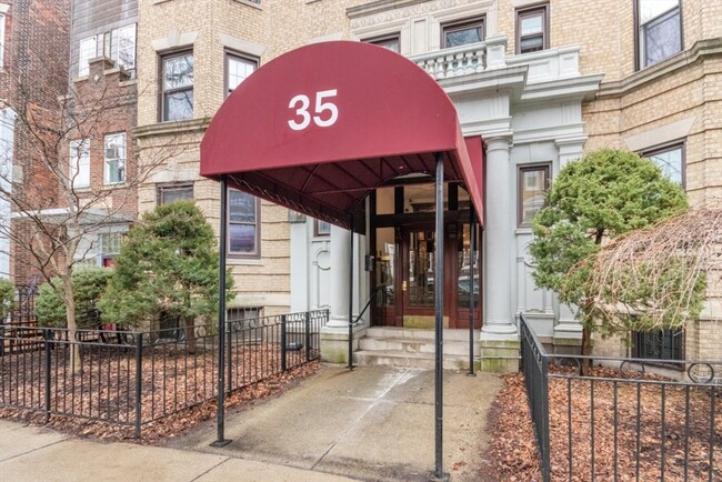 Photo - 35 Queensberry St Unidad 22 Rental