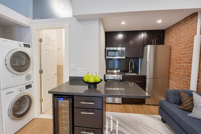 Photo - 350 W 21st St Unit 1