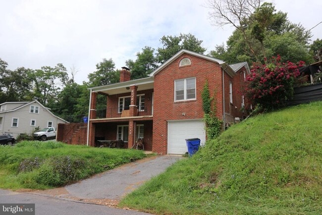 Photo - 6914 Edgemont Rd