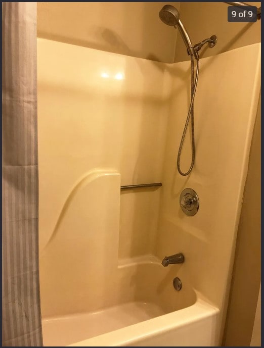 Building Photo - 215 E New Melville Rd