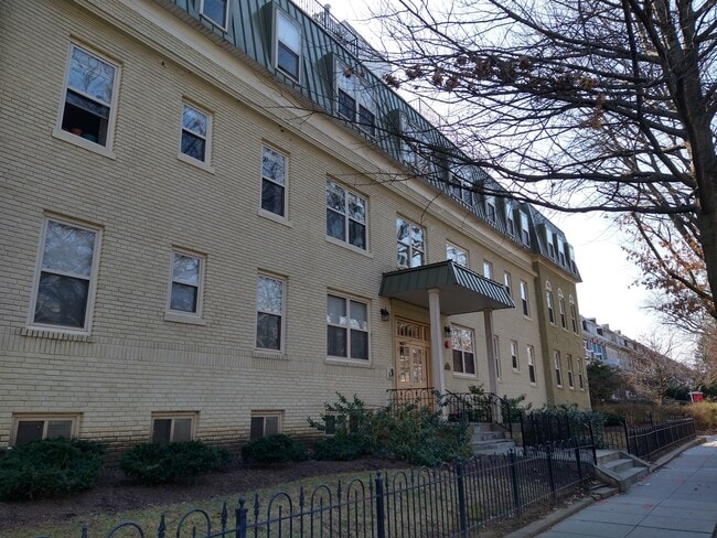 Photo - 1300 Taylor St NW Unidad 3