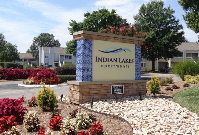 Building Photo - Indian Lakes