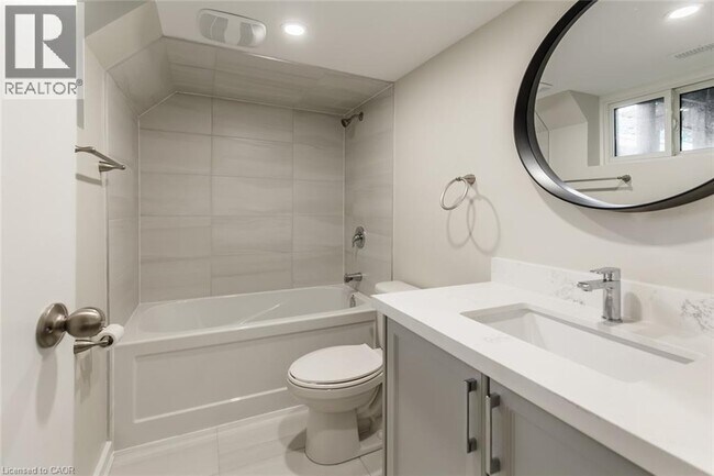 Photo - 129 E 22nd St