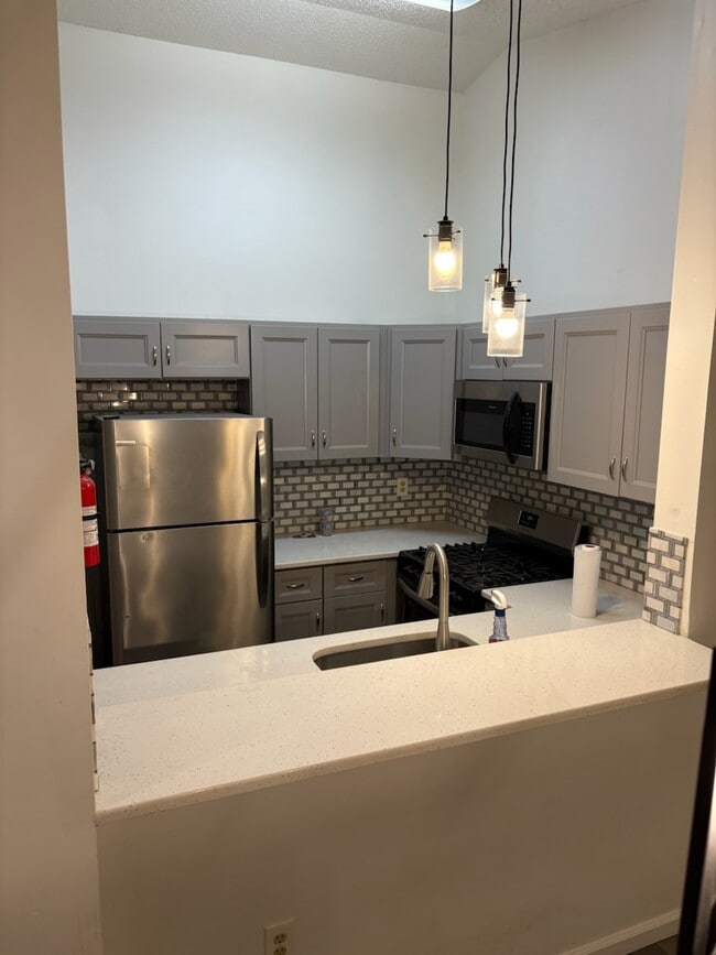 Building Photo - 931 Edpas Rd Unit 931