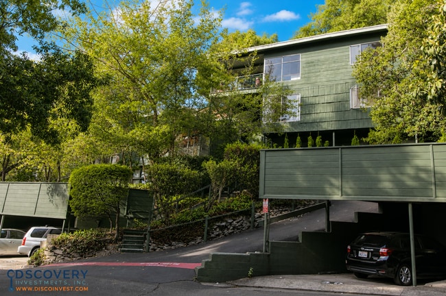 Building Photo - Contemporary North Berkeley 2 Bedroom Condominium Unit 3