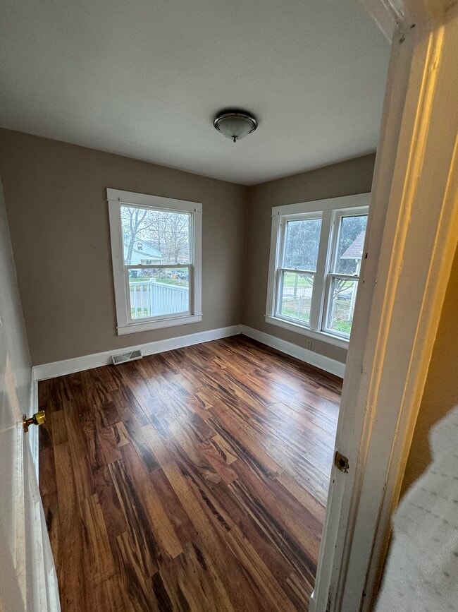 Photo - 1437 N Water St