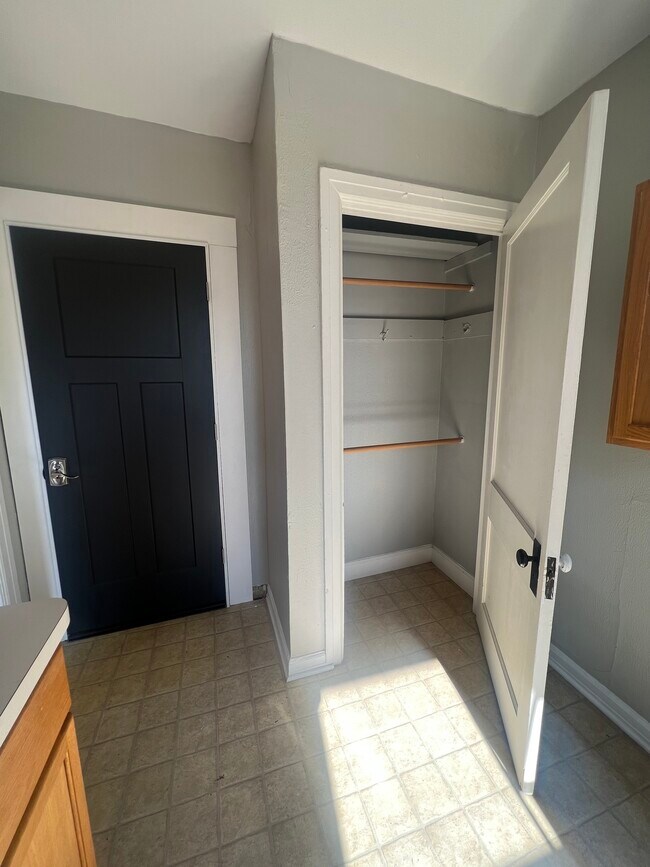 Photo - 1717 N Talbott St Unidad 9