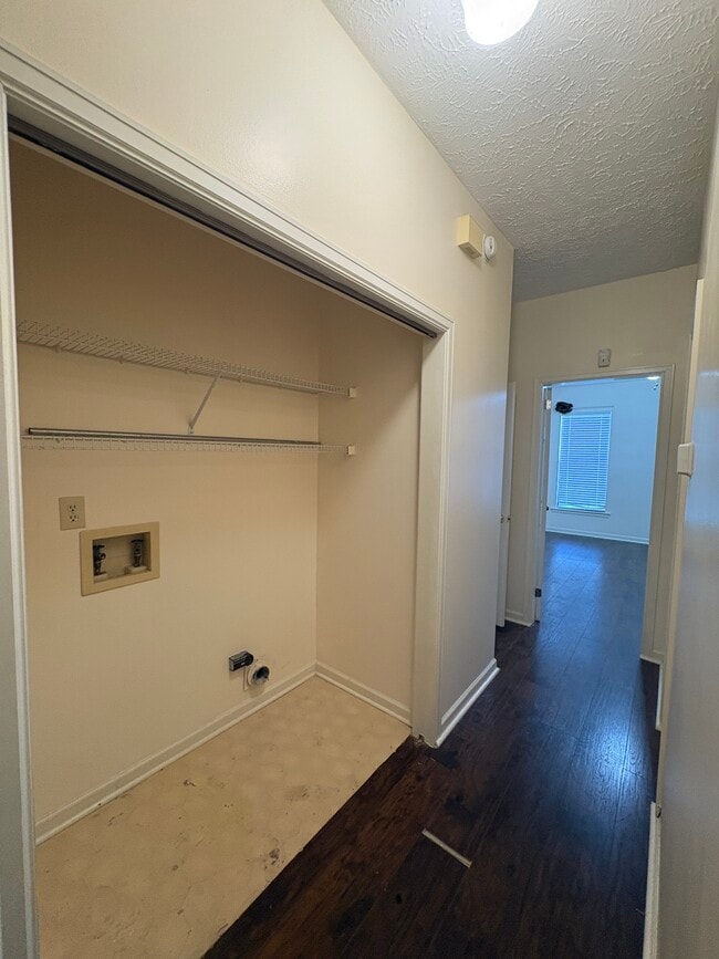 2041 Station Ct