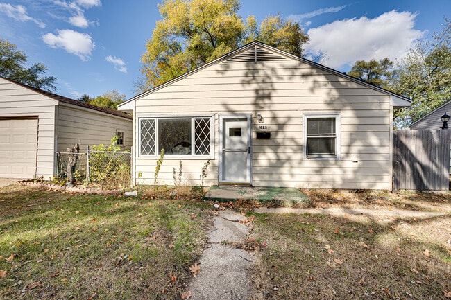 Building Photo - 1823 Overdene Ave