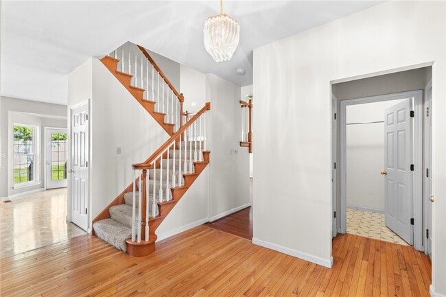 Photo - 927 Wellesley Pl Dr