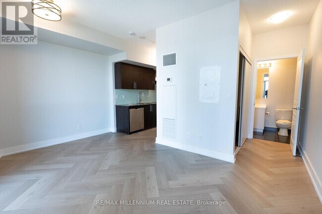 Photo - 352 Front St W Unit 2009