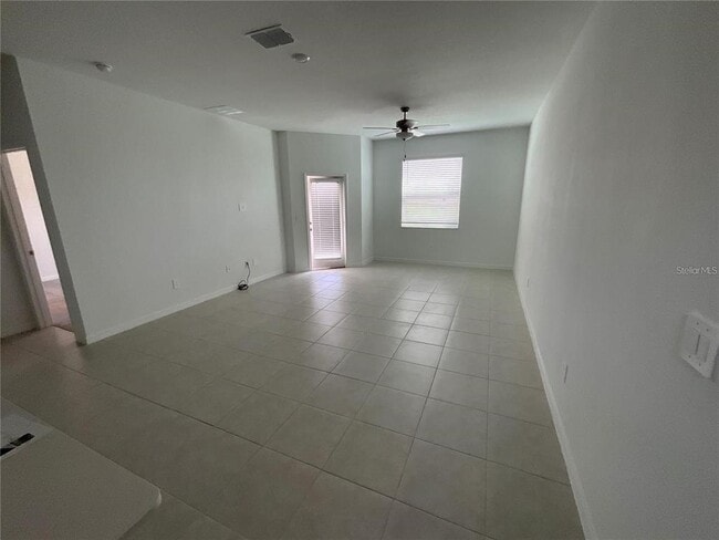 Photo - 32188 Spiceberry St