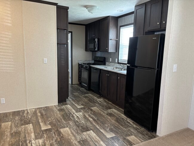 Building Photo - 158 Washington