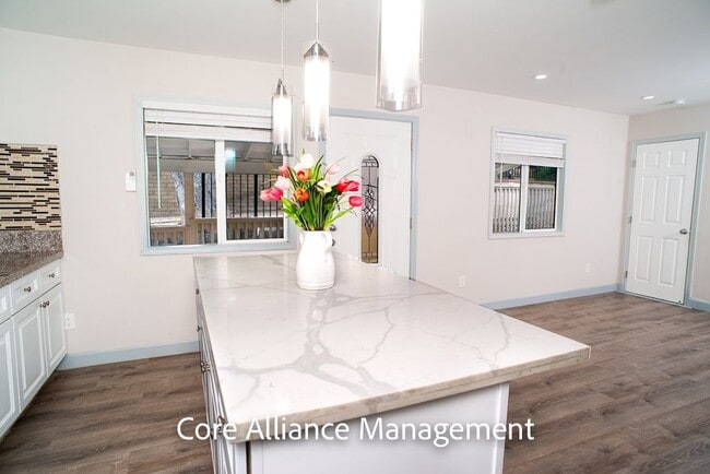 Photo - 9413 Farralone Ave