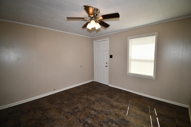 Photo - 613 Jones St