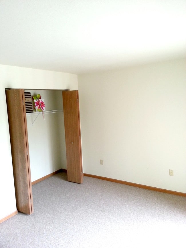 Meridian Stratford Place Senior 55+ Apartments