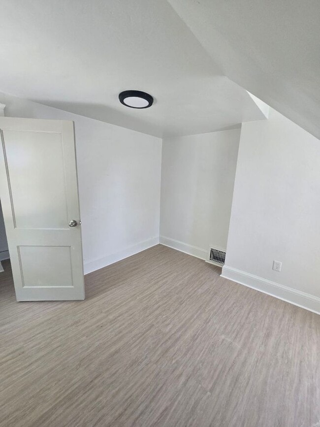 Building Photo - 3 Bedroom Single Family | Section 8 Welcomed Rental