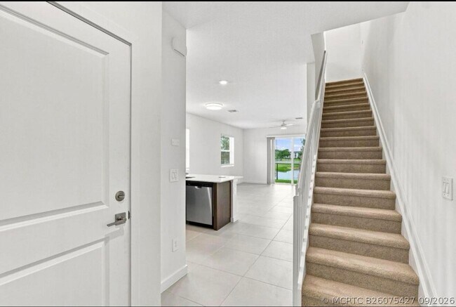 151 Lakeside Lndg Ct