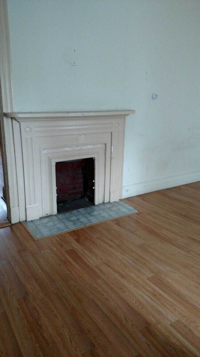 Photo - 22 Locust St