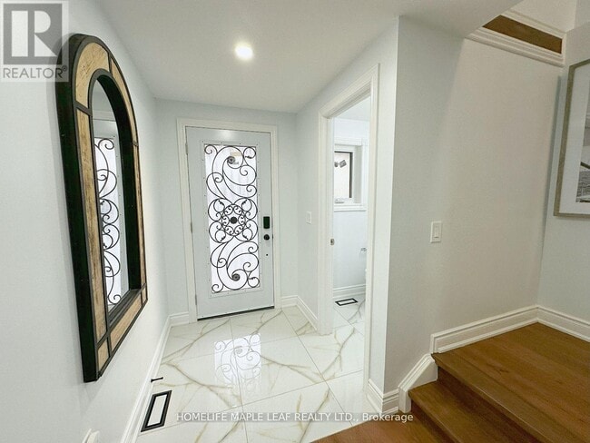 Photo - 498 Bankside Dr