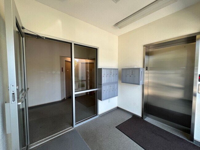 Photo - Beech St. Apartment Unidad 203