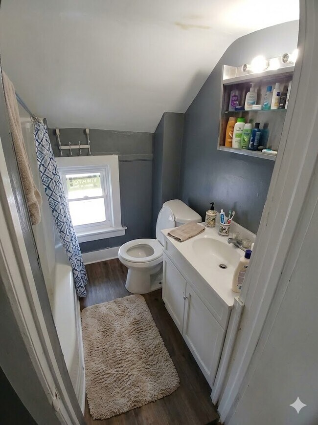 Photo - 1924 Latham St