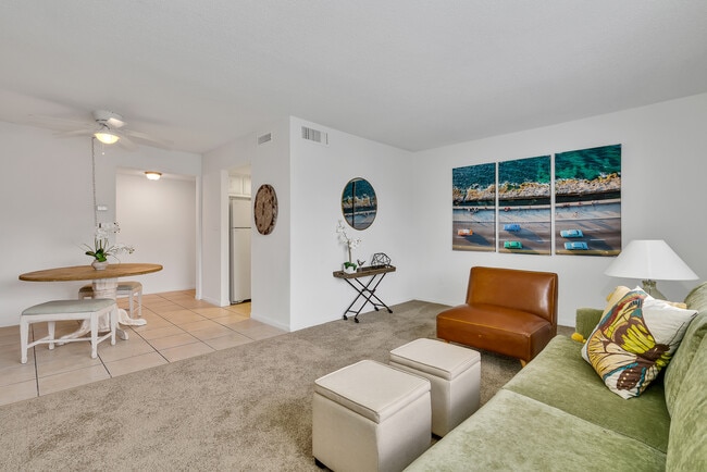 Photo - Briar Hill Apartments