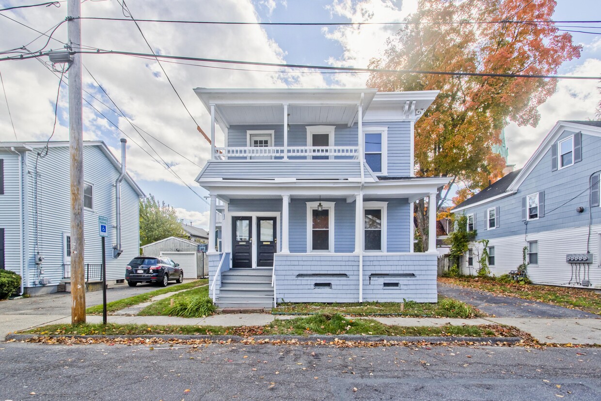 Photo - 23 Pleasant St (Chicopee, MA)