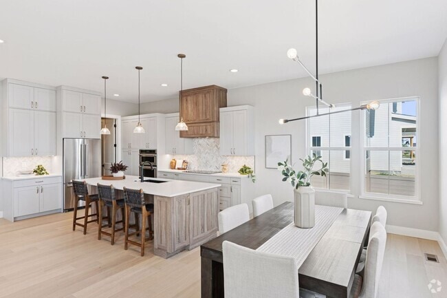 Building Photo - New Charming Berthoud Home with Modern Com...