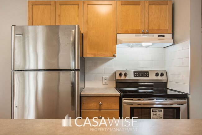 Photo - 10230-120 120 St NW