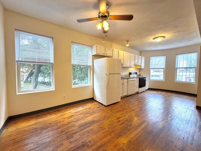 Photo - 840 Huntington Ave