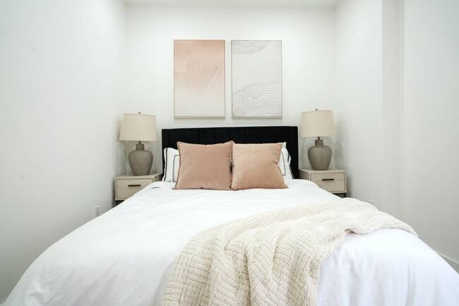 Photo - 402 E 11th St Unit ID1057569P