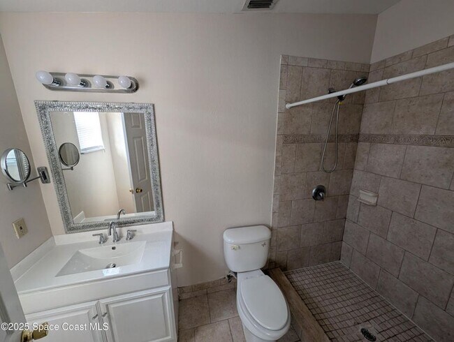 Photo - Large Rental Home with Inlaw quarters