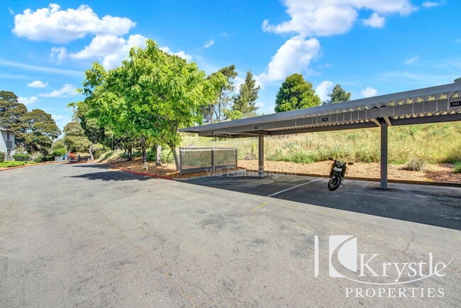 Photo - 900 Cambridge Dr