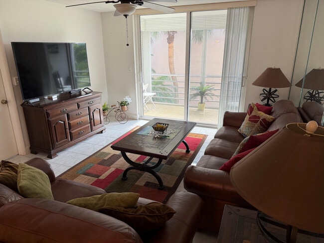 Photo - 4502 N Federal Hwy Unit 235D